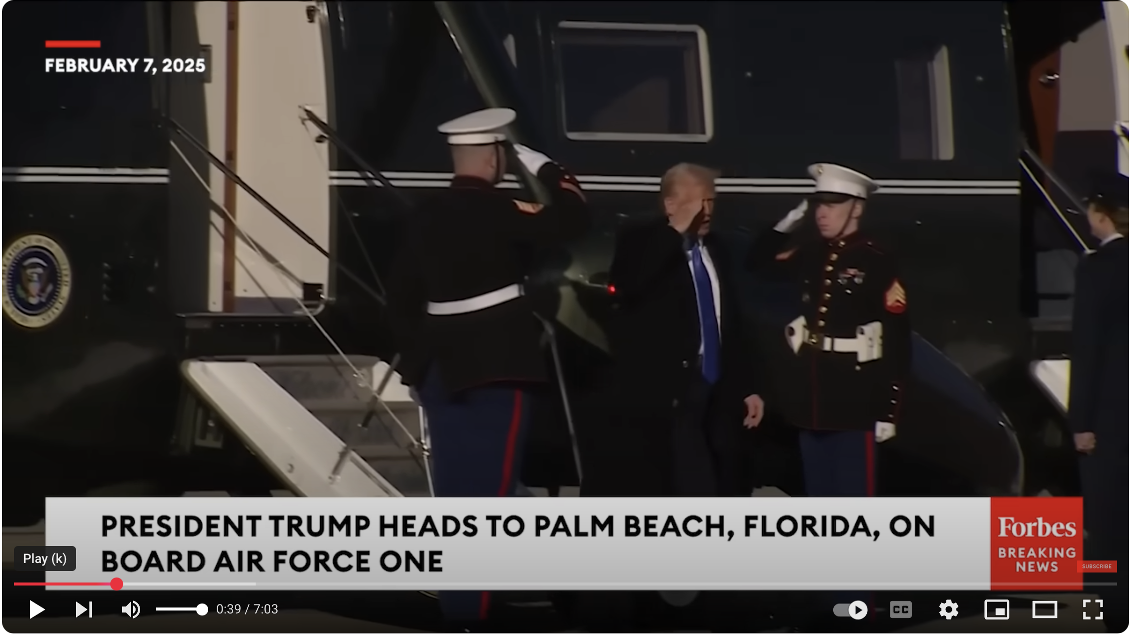 Trump exists presidential helicopter
